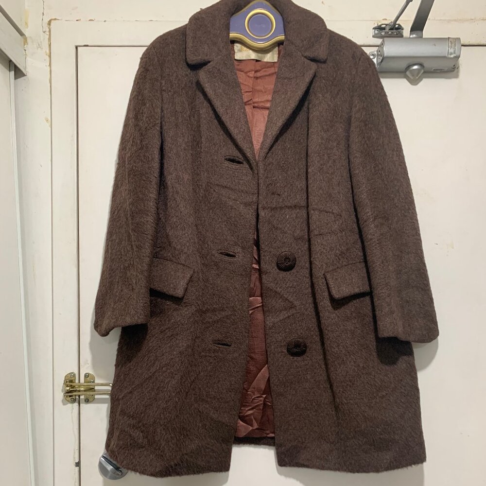 VINTAGE MADE IN ENGLAND PETER ROBINSON SILVER PRIDE REGD. MODEL 100% LLAMA COAT